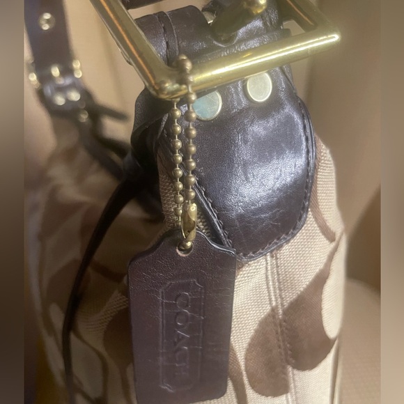 Coach Legacy Signature 21149 - GUC - Picture 12 of 15